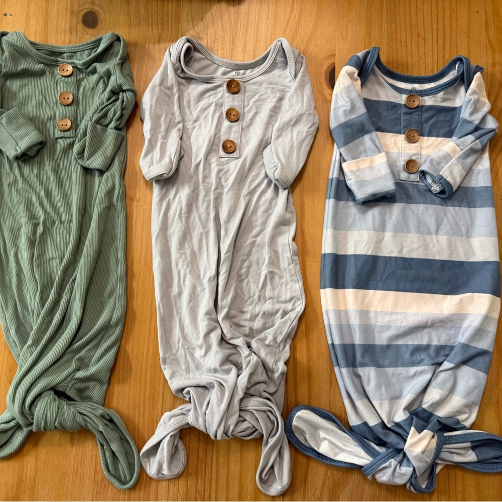 Caden Lane newborn baby knotted gown bundle